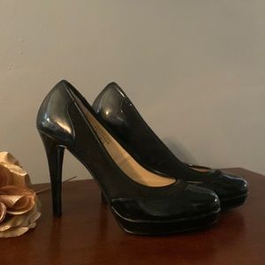 COLIN STUART GENUINE black patent leather /suede platform 4 inch heel. Sz 7 1/2